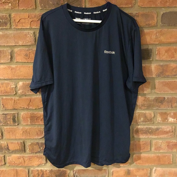 Reebok Speedwick Fleece Hoodie, Speedwick Sweatpants, & Shirt (size L) Bundle - Picture 15 of 16